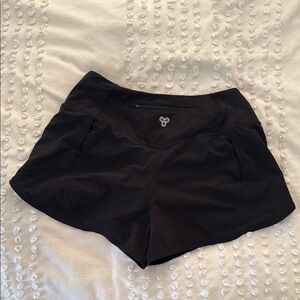 Aritzia TnAction Workout Shorts